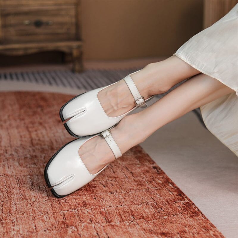 Nivora™ | Retro Split-Toe Flats